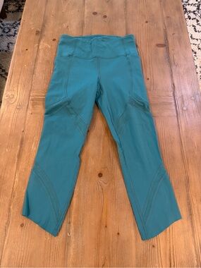 lululemon athletica Teal Capri Workout Leggings